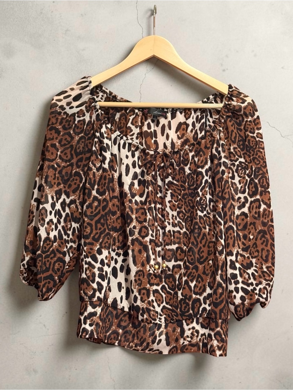 HeartSoul Women’s Medium Sheer Animal Print Blouse 3/4 Balloon Sleeve Top